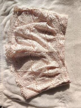 Forever 21 Lace Trim Strapless Top in Light Pink 961